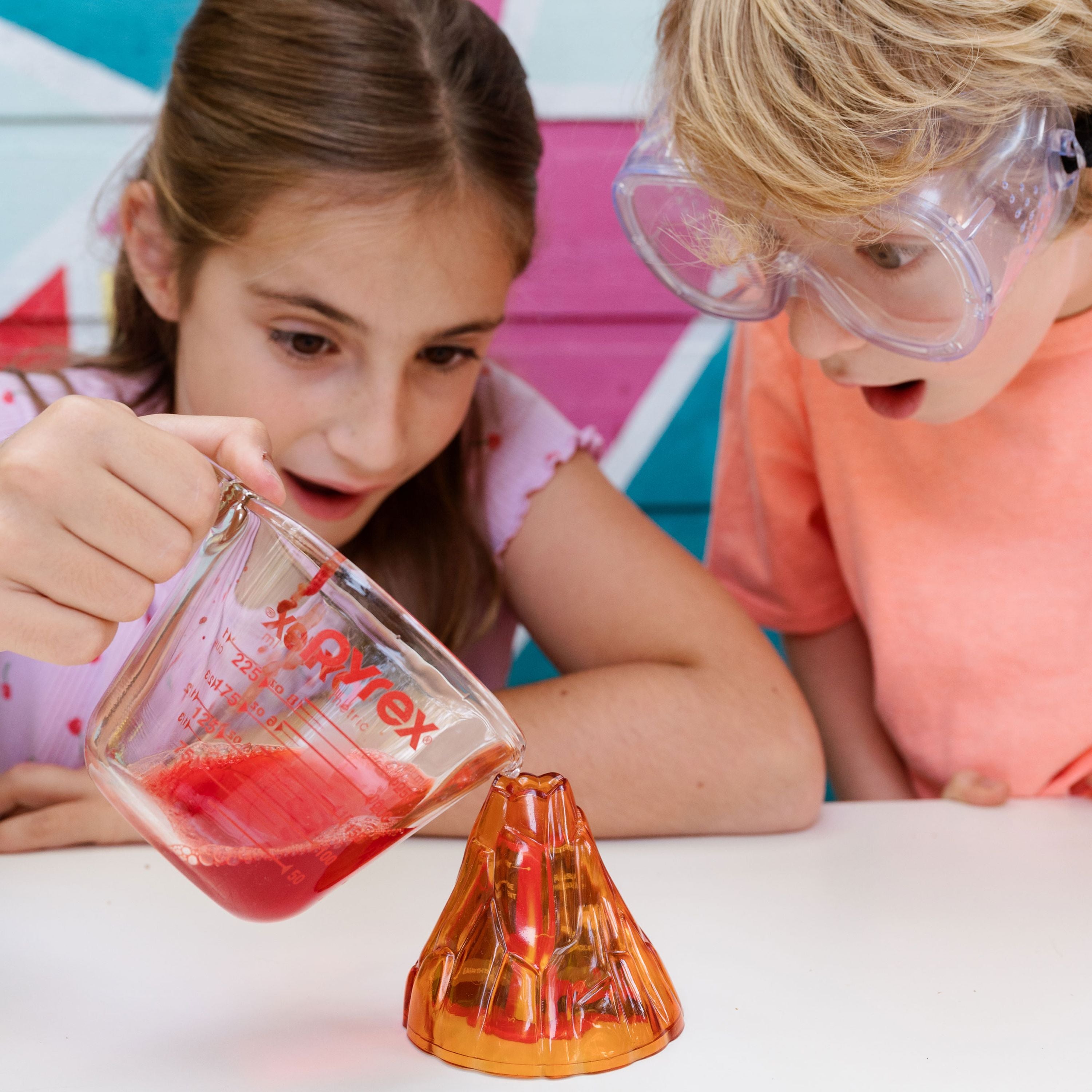 4M Kidzlabs Educational Table - Top Volcano Model for Young Geologists Aged 5+