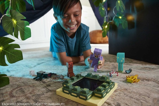 Hot! Minecraft Glow Squid Action Figures with Build-A-Portal Pieces