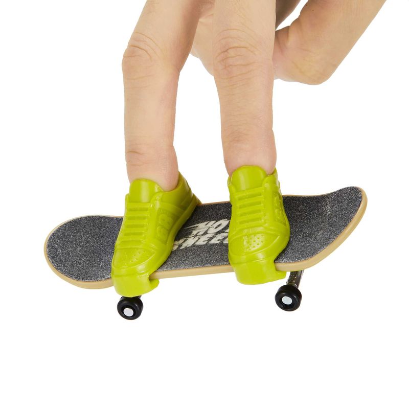 Hot Wheels Skate Neon Fury Fingerboard Single Pack - Exclusive Classic Style