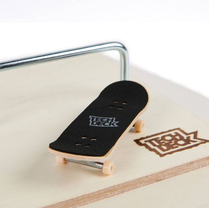 Tech Deck Performance Shred Pyramid Wooden Ramp Set - Exclusive Gift for Skate Lovers