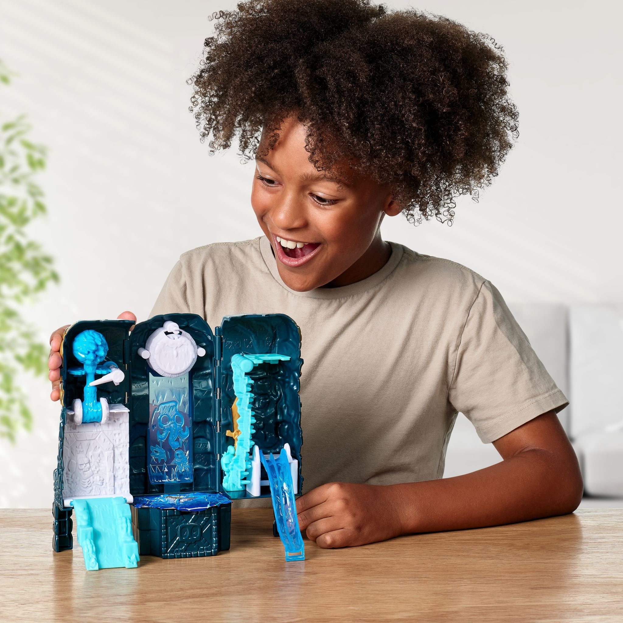 Treasure X Lost Lands Skull Island S1 Frost Tower Treasure Tower Pack