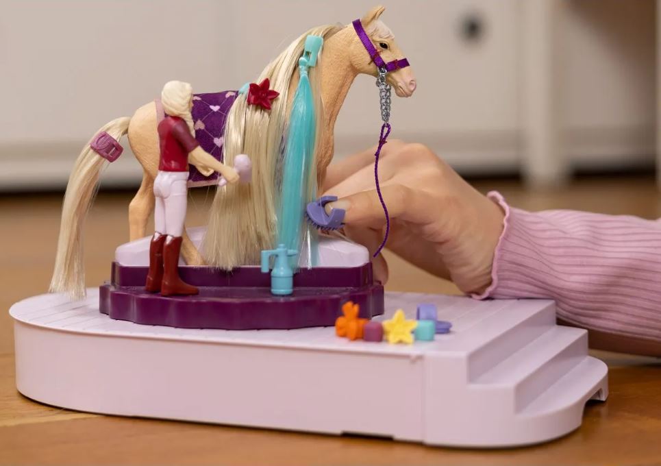 Schleich Deluxe Horse Grooming and Styling Station Set
