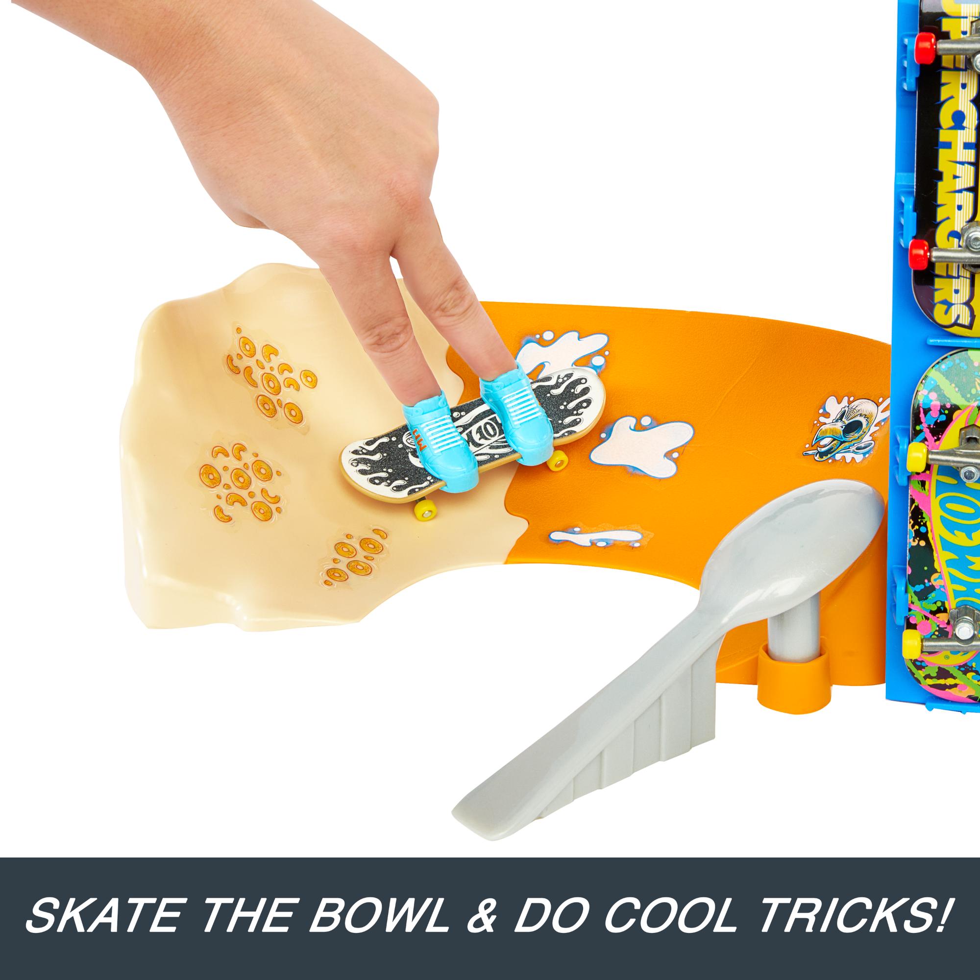 Hot Wheels Skate - Exclusive Tony Hawk Cereal - Themed Skate Bowl Set