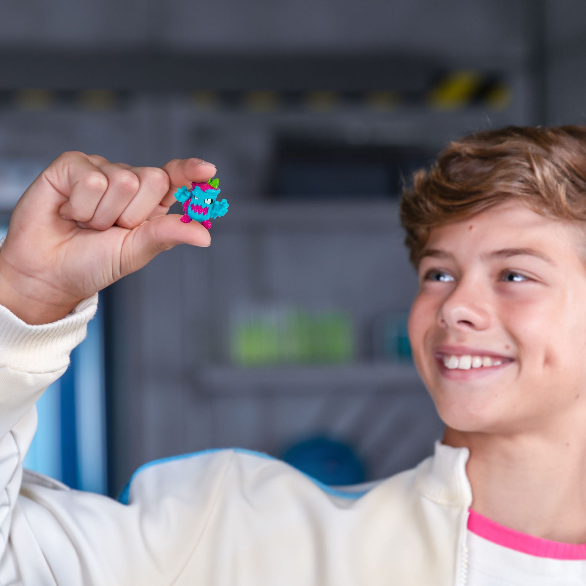MrBeast Lab Swarms Mega 12 - Pack Assortment with Guaranteed Special Edition