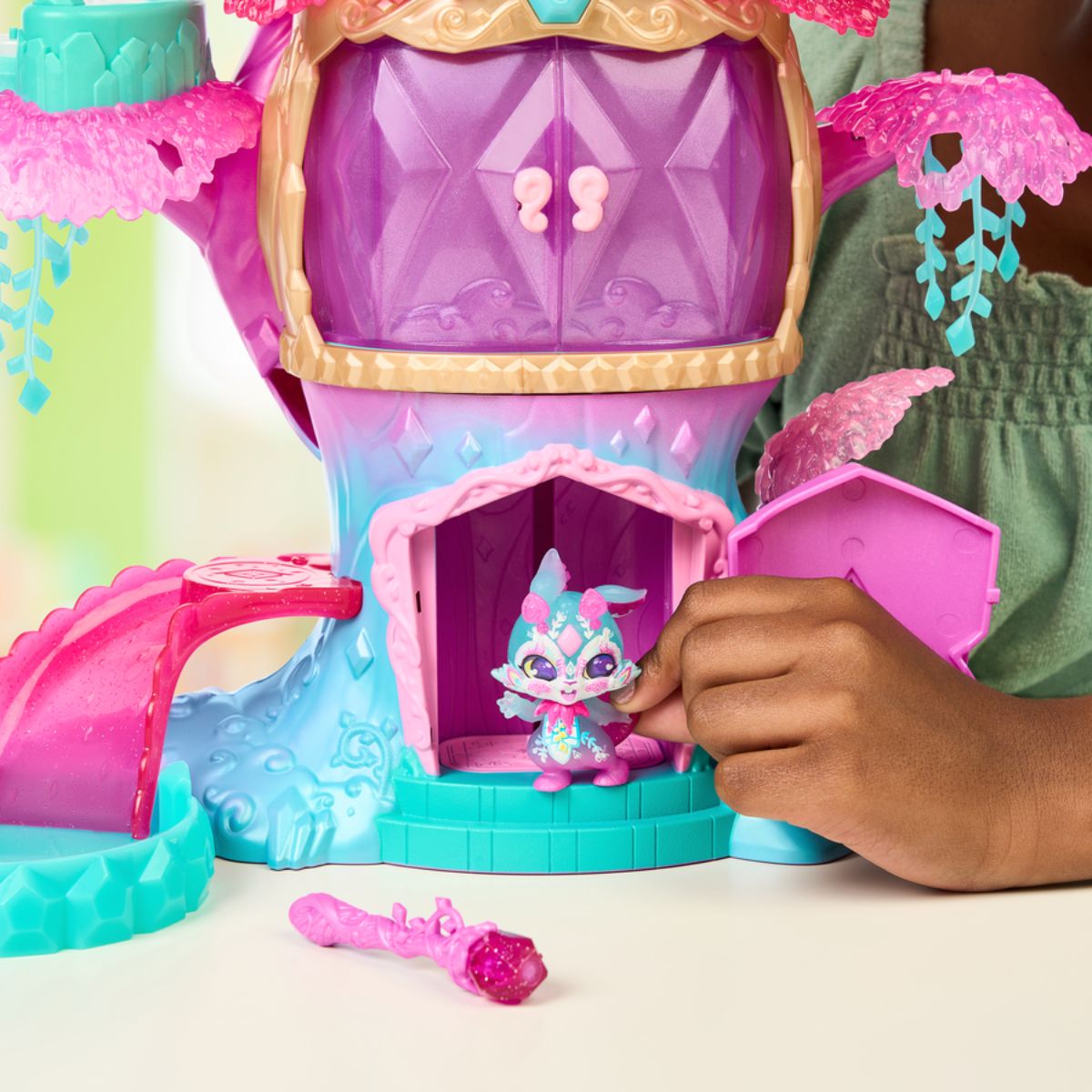 Hot! Magic Mixies Mixlings Light-Up Treehouse Playset