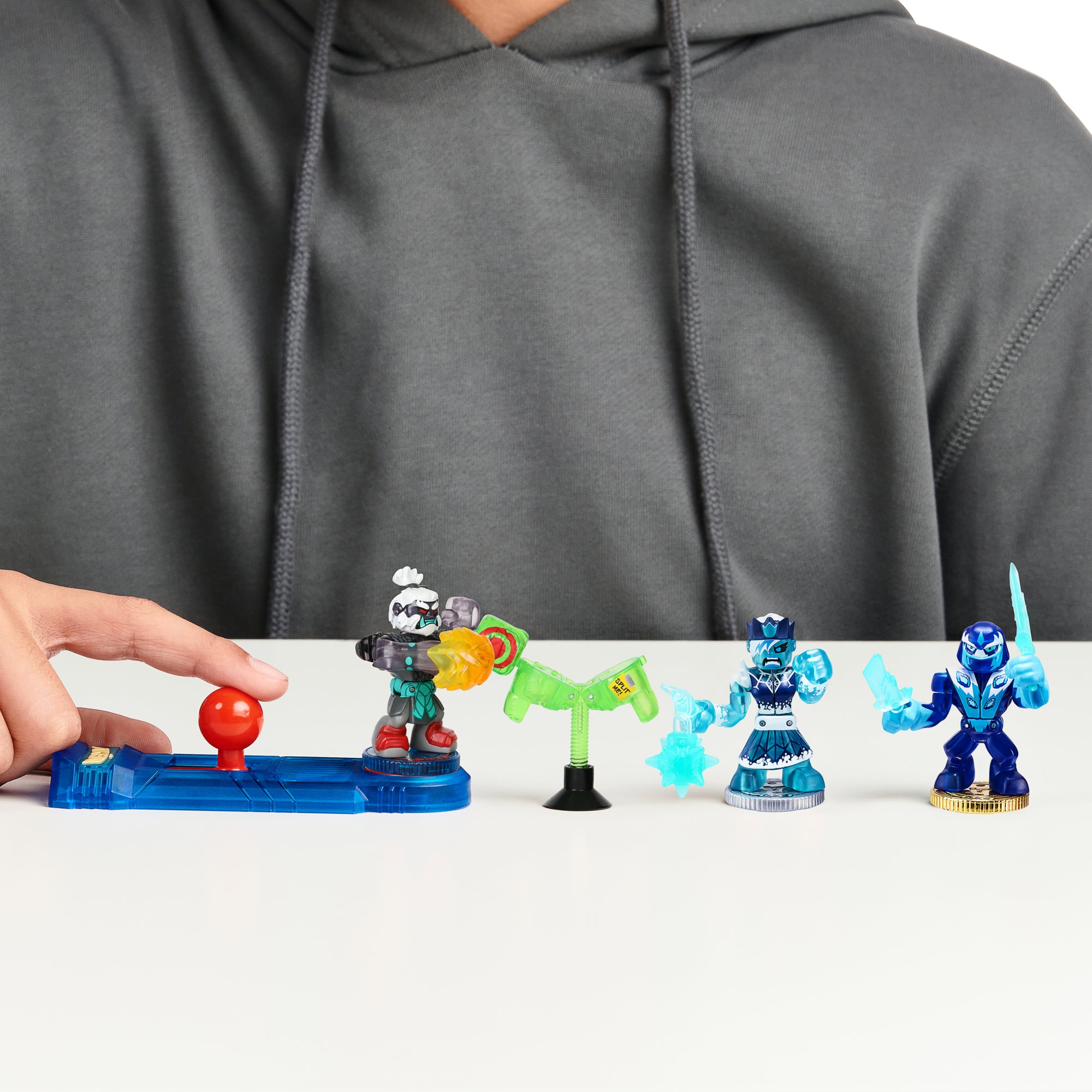 Akedo Ultimate Arcade Warriors Captain Fantomu Starter Pack for Action - Loving Kids