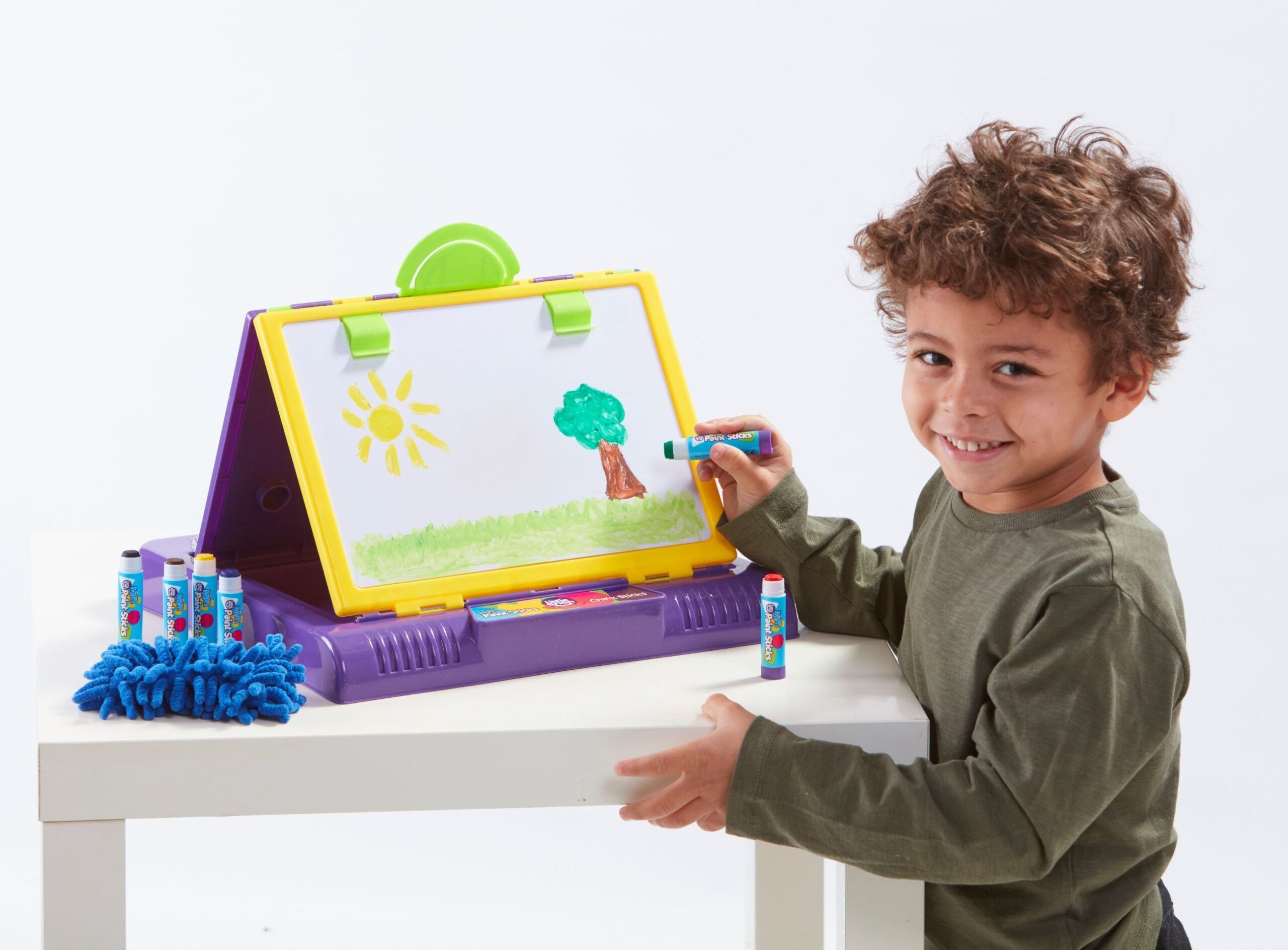 Hot Sale! Little Brian Mini Art Station with Paint Sticks and Chalk Sticks