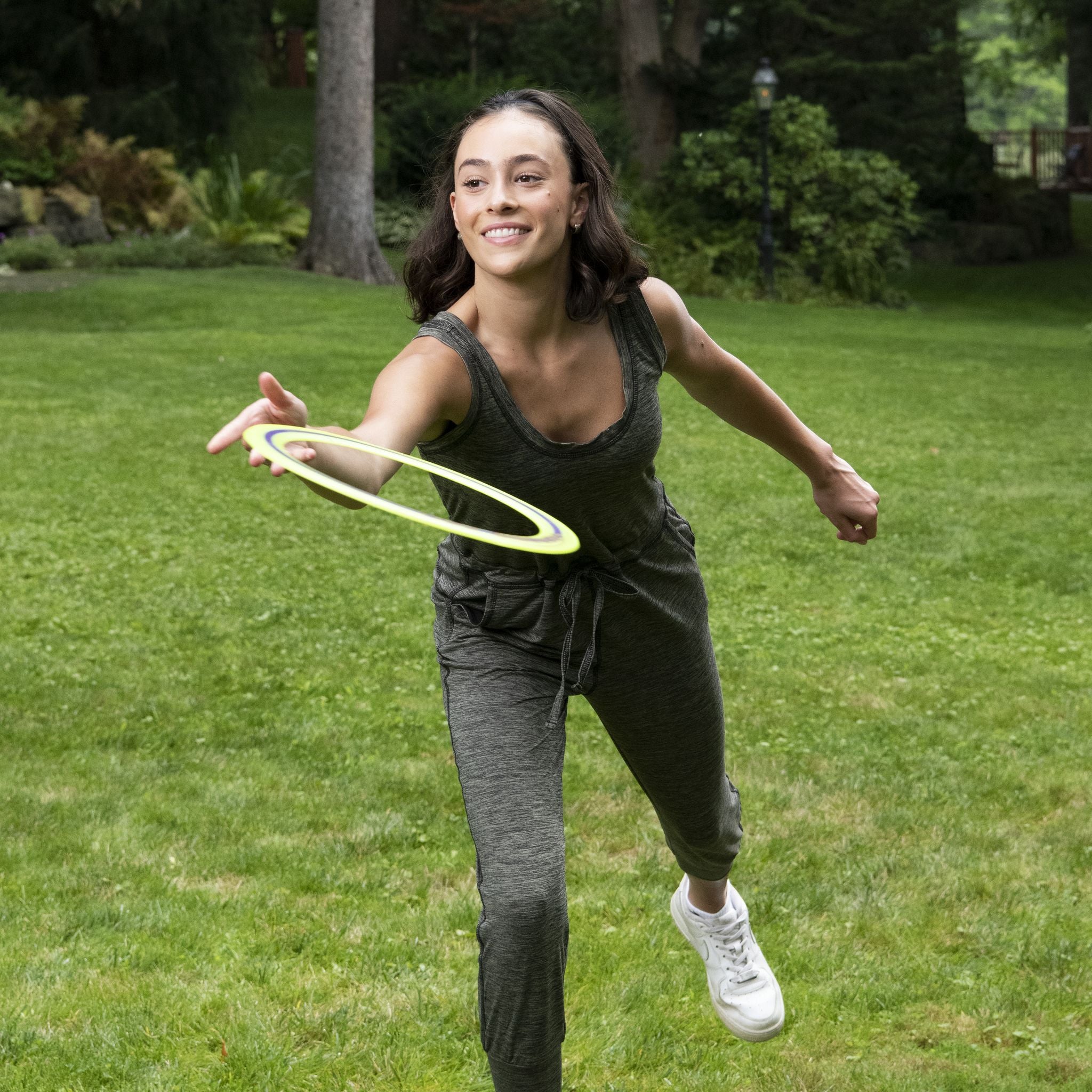 Aerobie Sprint Flying Ring - 10 Inch Magenta Color, Ideal for Outdoor Fun