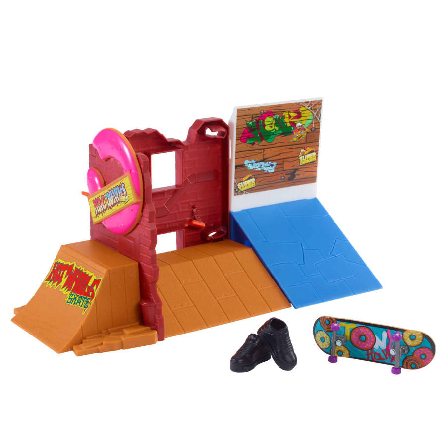 Hot Wheels Skate Drop In Playset - Exclusive Skate Donut Skatepark for Finger - Boarding Fun