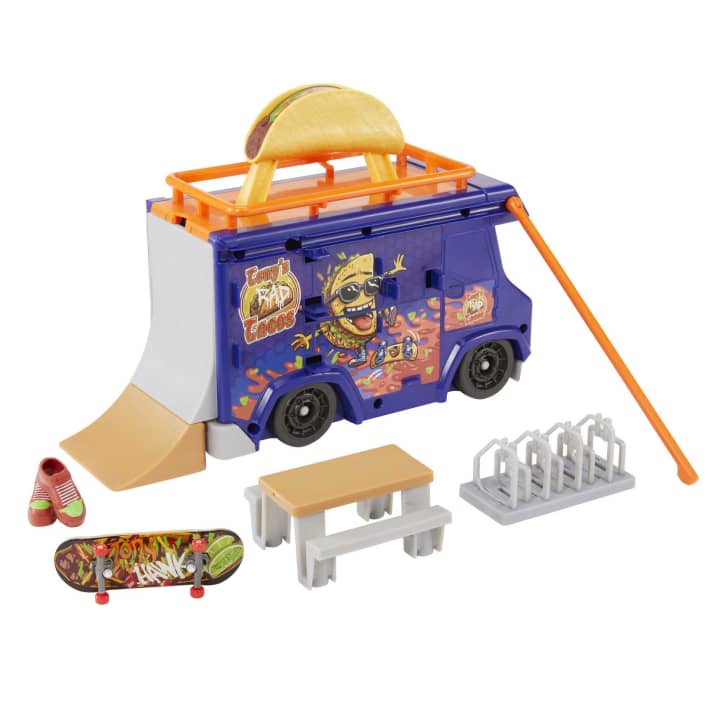 Hot Wheels Skate Spicy Taco Truck Play Set with Portable Storage