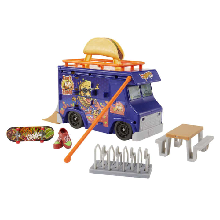 Hot Wheels Skate Spicy Taco Truck Play Set with Portable Storage