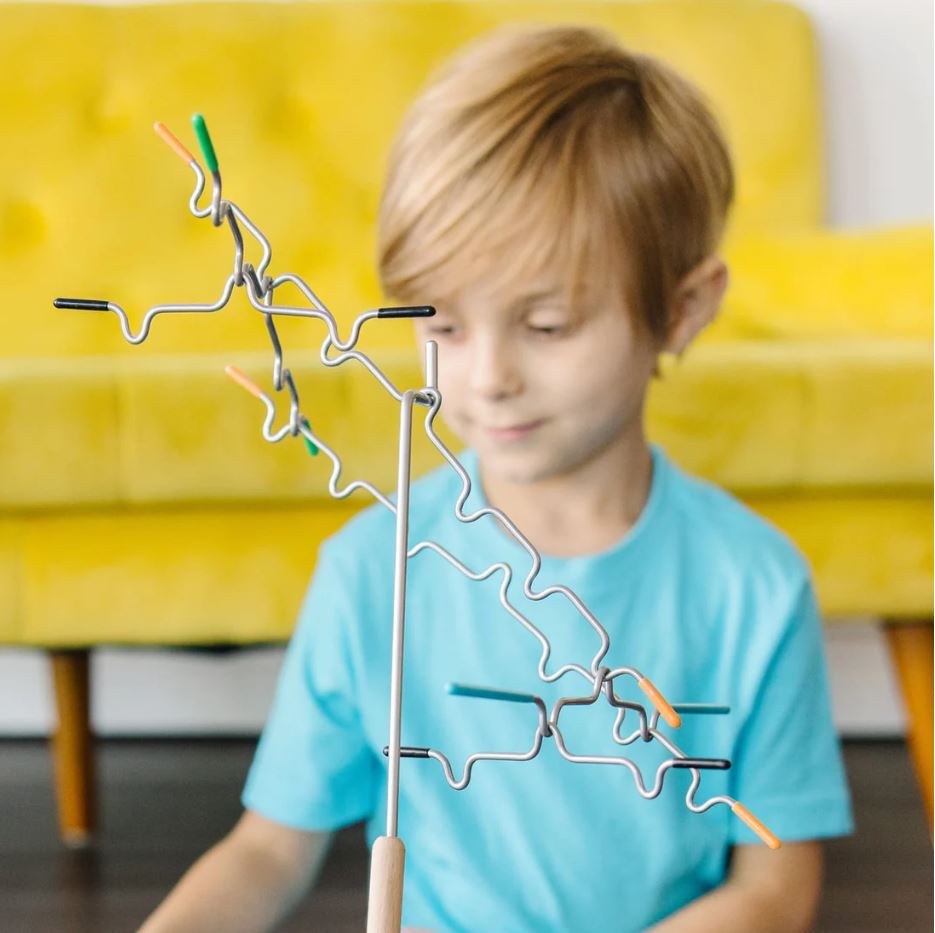 Melissa & Doug - Fascinating Suspend Balancing Game for 1 - 4 Players