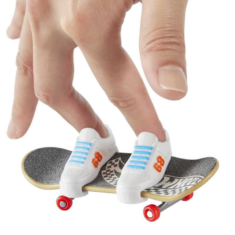 Hot Wheels Skate Fingerboard Single Pack - Ideal for Young Skate Enthusiasts