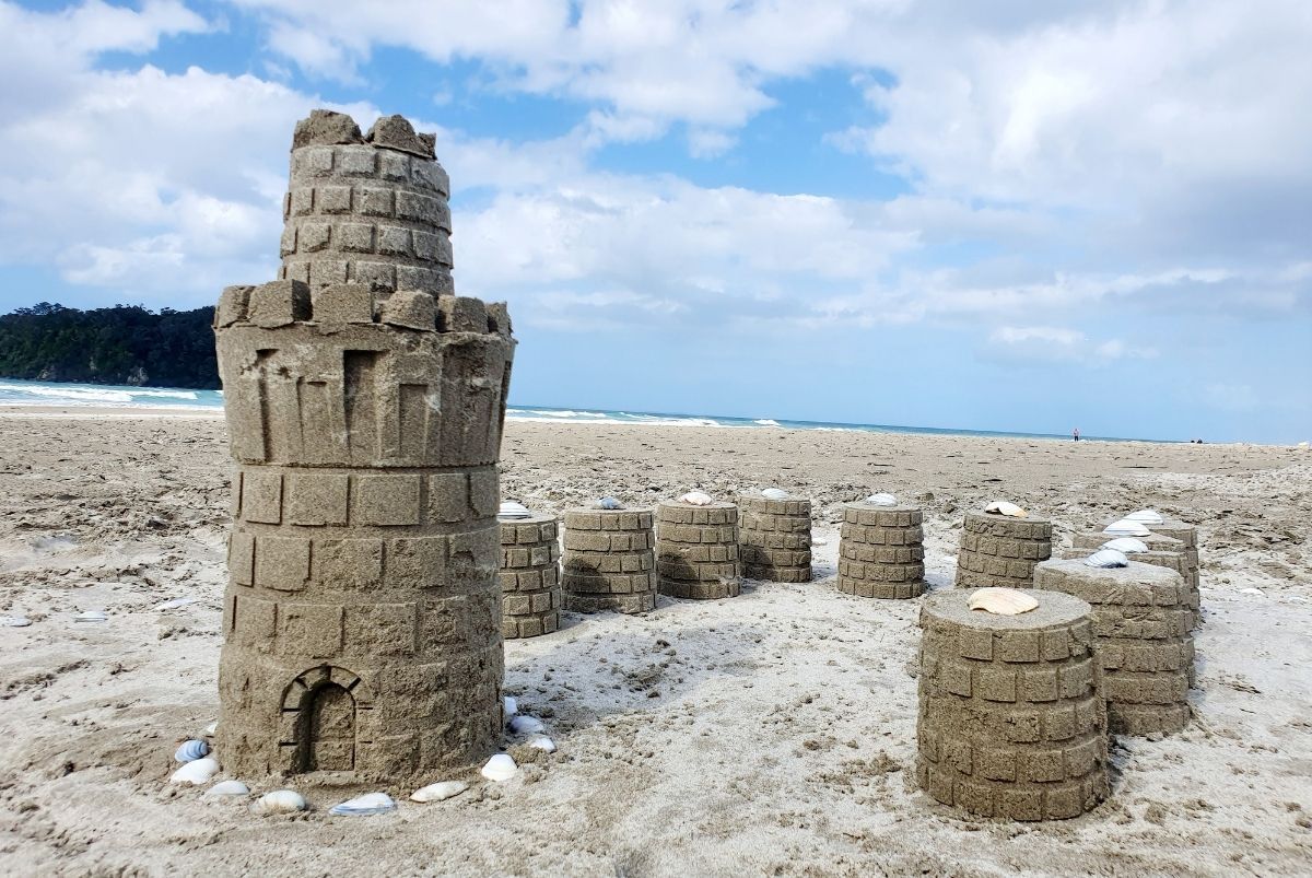 Hot Sale! Pro Create-A-Castle Tower Kit Split Mould for Sand and Snow Building