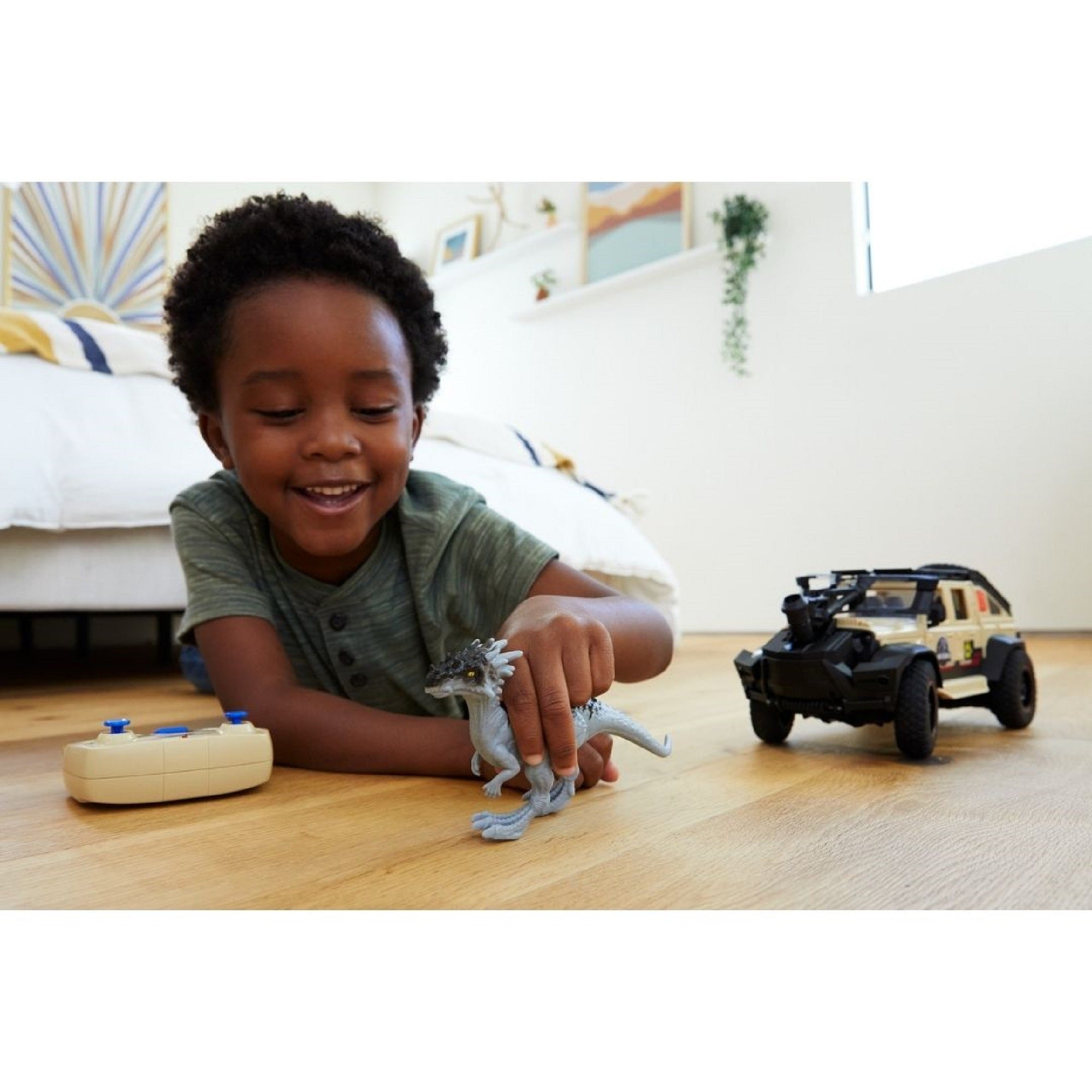 Matchbox Jurassic World Dominion 1:18 Scale Remote - Controlled Jeep Gladiator with Dino Figure