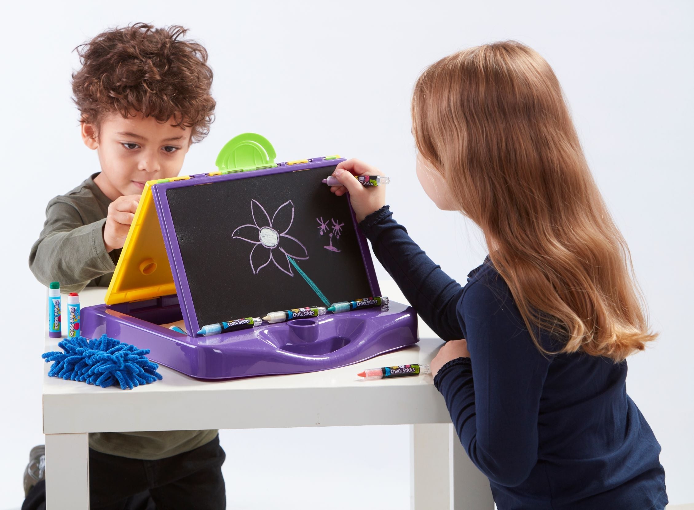Hot Sale! Little Brian Mini Art Station with Paint Sticks and Chalk Sticks