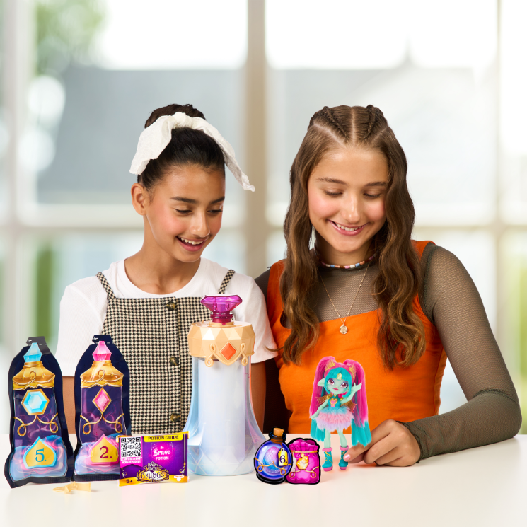 Magic Mixies Pixlings S1 - Amber The Dragon Pixling Doll with Magical Reveal