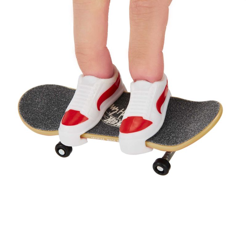 Hot Wheels Skate Fingerboard - Tony Hawk Originals Sky Shredder, Ideal for Kids' Collection