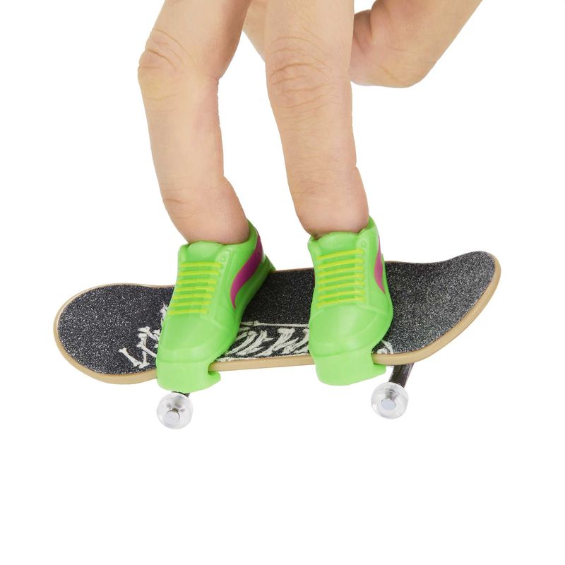Hot Wheels Skate Fingerboard Single Pack - Wicked Ralph, Part of Oddities 3/5 Collection